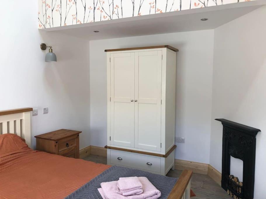 Stylish Barn Conversion With Woodland Views * Newark-on-Trent (Nottinghamshire)